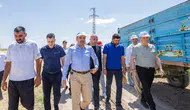 Başkan Özgökçen hasat mesaisinde! Çiftçilerle tarlada buluştu