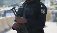Pakistan’da yolcu otobüsü devrildi: 40 ölü