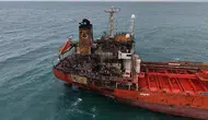 Dron saldırısına uğrayan tanker karaya oturdu