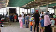 Konya'da o başkan çocuklara bisiklet dağıttı: Uzun kuyruklar oluştu!