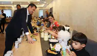 Başkan Özgökçen'den duygusal buluşma: O çocuklarla tek tek ilgilendi