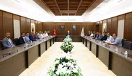 Vali Akın muhtarlarla mahallelerin sorunlarını görüştü