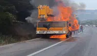 İş makinesi alev alev yandı