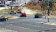 Yolcu minibüsü elektrik direğine çarptı; 1’i bebek 3 yaralı
