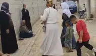 Ev sahibini bıçaklayıp sandalyeye bağladılar, gasbettikleri altınlarla kaçtılar