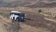 Yolcu otobüsü tarlaya girdi: 2’si çocuk 9 yaralı