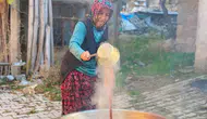 Konya'da geleneksel pekmez yapımı devam ediyor: Kazanlar kaynıyor!