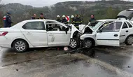 İki otomobil kafa kafaya çarpıştı; 7 ölü