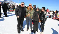 Konyalı berber ve kuaförler kar keyfini Erciyes'te yaşadı
