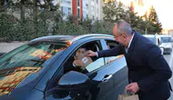 Başkan Kavuş’tan yolda kalanlara iftar ikramı