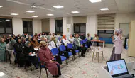 Aileler eğitim seminerleri ile bilgilendiriliyor