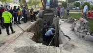 Göçük altında kalan 2 kardeş işçi yaralandı