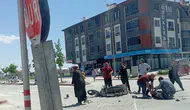 Konya'da öğrenci servisi motokuryeye çarptı