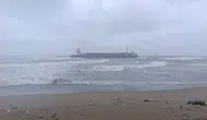 Yük gemisi karaya oturdu
