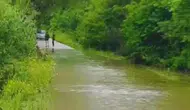 6 köyün kullandığı yol taşkında kapandı