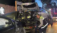 İki otomobil kafa kafaya çarpıştı: 9 yaralı