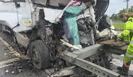 Tır, kırmızı ışıkta bekleyen tankere çarptı: 1 ölü