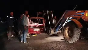 Ticari araç ile otomobil çarpıştı: 6 yaralı