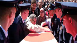 Şehit itfaiye eri, son yolculuğuna uğurlandı