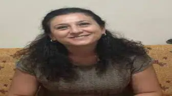 Minibüsten düşen ebe hayatını kaybetti