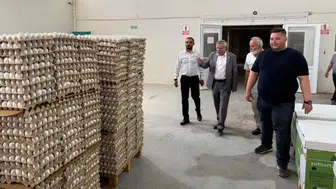 Konya milletvekili Selvi, yumurta üreticinin yanında!