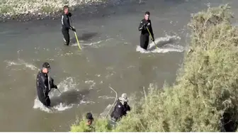 Uçan otomobilden nehre düşüp kayboldu