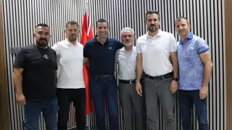 Boks antrenörlerinden Hekimoğlu’na ziyaret