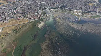 Beyşehir Gölü’nde su 1500 metre çekildi