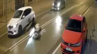 Yola dökülen yağ nedeniyle kayarak kaza yaptı