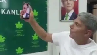 Ahmet Davutoğlu’ndan Konya teşkilatına sürpriz katılım