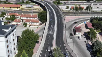 Ahmet Öksüz üst geçidi yenilendi