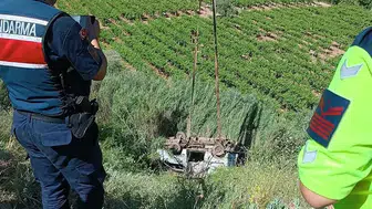 Uçuruma düşen aracın sürücüsü öldü