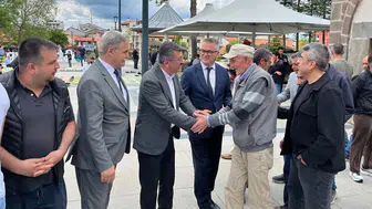AK Parti Konya Milletvekili Ekici o ilçede vatandaşlarla bayramlaştı