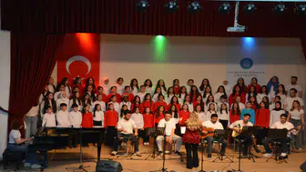 NEÜ’de duygu dolu çocuk korosu konseri