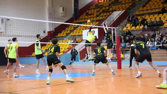 25 ilçede nefes kesen mücadele! Konya’da voleybol coşkusu