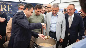 AK Parti Konya teşkilatından binlerce kişiyi buluşturan aşure programı
