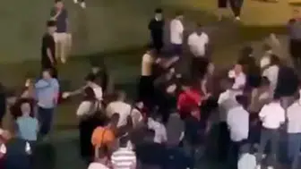Halaydaki kadınların kavgasına erkekler dahil oldu