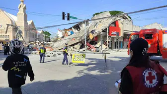 Filipinler'de 7,8 büyüklüğünde deprem