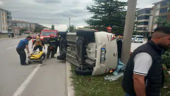 Kulu'da devrilen araçta sıkışan sürücü kurtarıldı