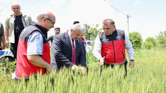 Vali Akın, Akşehir’de yağıştan etkilenen bölgelerde incelemelerde bulundu