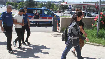 Konya'da sahte altın operasyonunda yakalanan 5 şüpheli adliyede