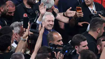 Aziz Yıldırım ve yönetim kurulu üyeleri, mazbatalarını aldı