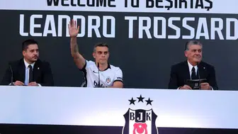 Leandro Trossard, Beşiktaş'a imzayı taraftarların önünde attı