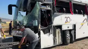Kütahya'da yolcu otobüsü devrildi; 31 yaralı