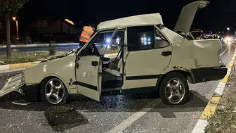 Otomobil karşı şeride geçip, takla attı: 1'i ağır 3 yaralı