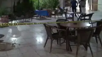 Boşanma aşamasındaki eşini silahla ağır yaraladı