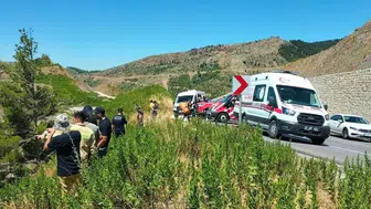 Uçuruma yuvarlanan otomobildeki 5 kişi hayatını kaybetti