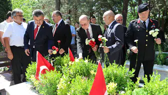 Başkan Pekyatırmacı aziz şehitleri andı