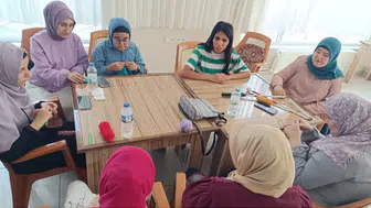 Görmeyen Gözleriyle Örgü Örüyor, Azimleriyle Herkese İlham Oluyorlar