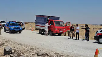 Kamyonette başından vurulmuş halde bulundu